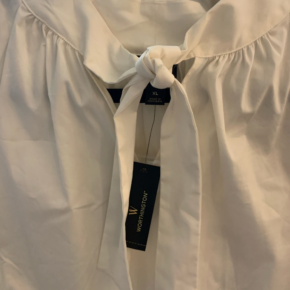 Peasant Style Tie Front Blouse - Picture 4 of 9